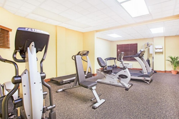 Holiday Inn Express Mobile I 65 image 30