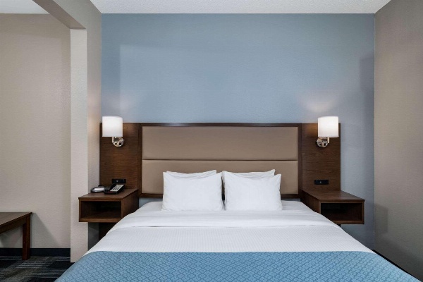 Holiday Inn Express Mobile I 65 image 7