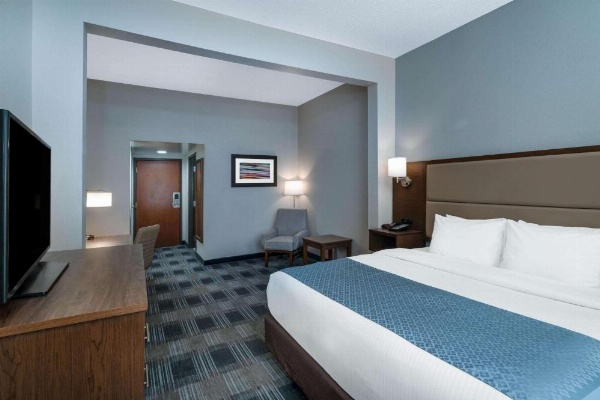 Holiday Inn Express Mobile I 65 image 8